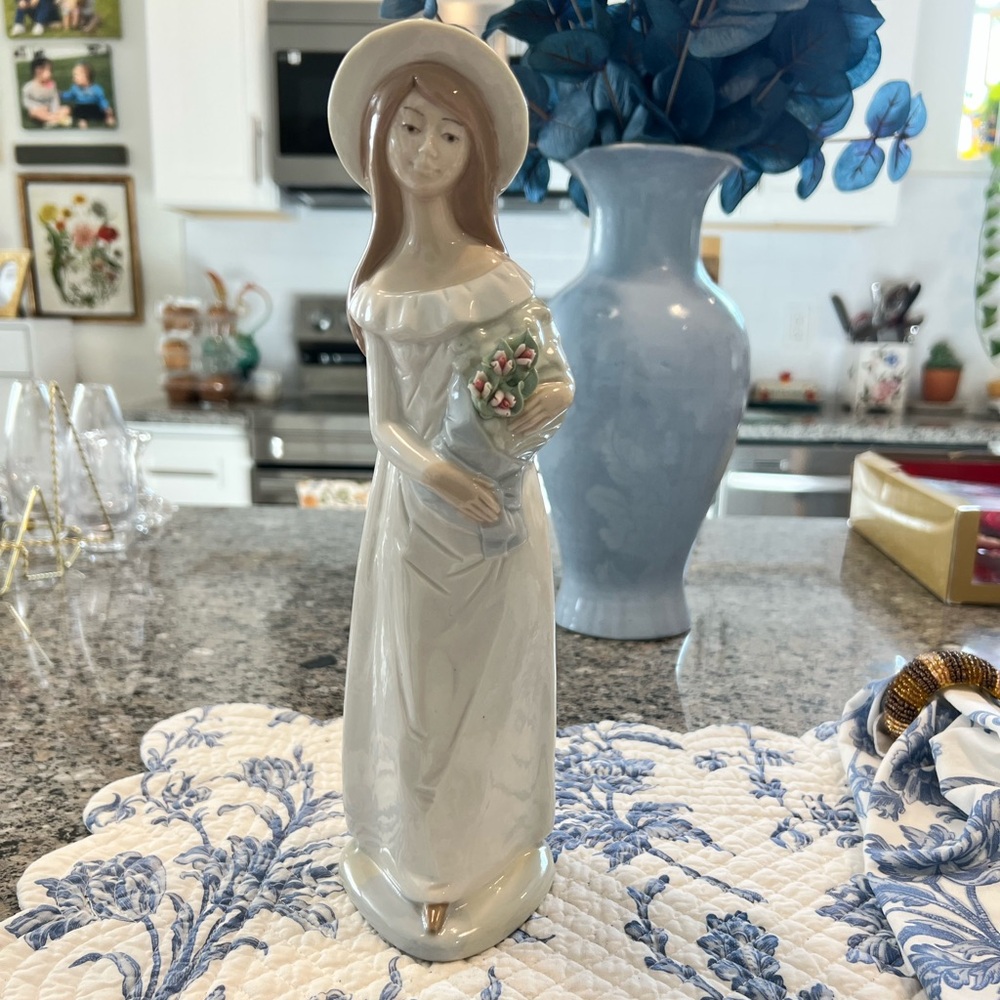 Vintage Dalia Ceramic Base with Blue Floral Design